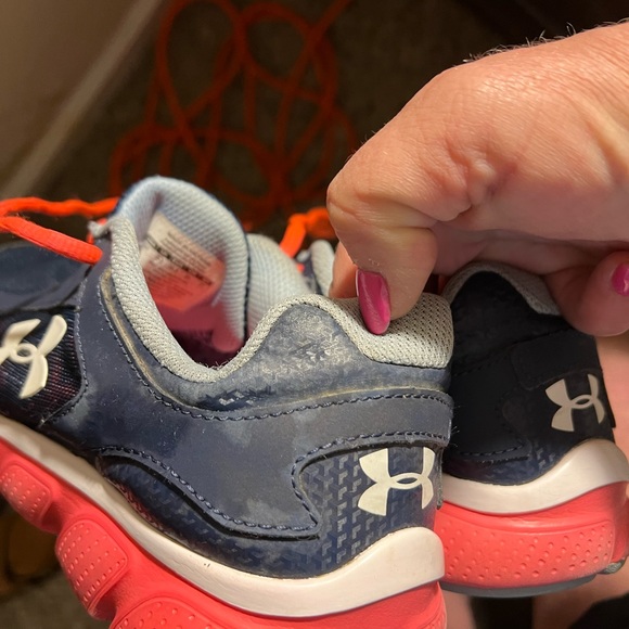 Under Armour women’s sneakers - Picture 7 of 8